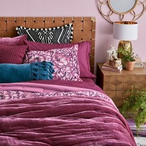 Twin xl comforter and king sham